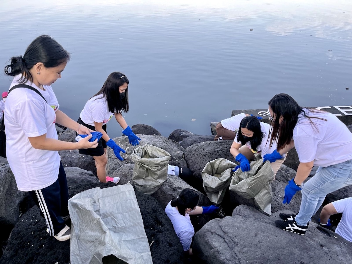 2GO Mobilizes Volunteers Nationwide for International Coastal Cleanup