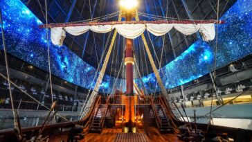 Museo del Galeón features a full-scale representation of the 17th-century Galeón Espíritu Santo, alongside interactive exhibits and audiovisual installations that explore the Philippines' maritime heritage and its role in the historic Manila-Acapulco Galleon Trade.