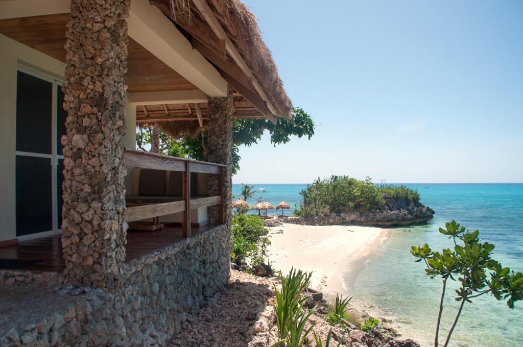 15 Best Beach Resorts in Cebu for Every Budget and Travel Style 15 Best Beach Resorts in Cebu for Every Budget and Travel Style